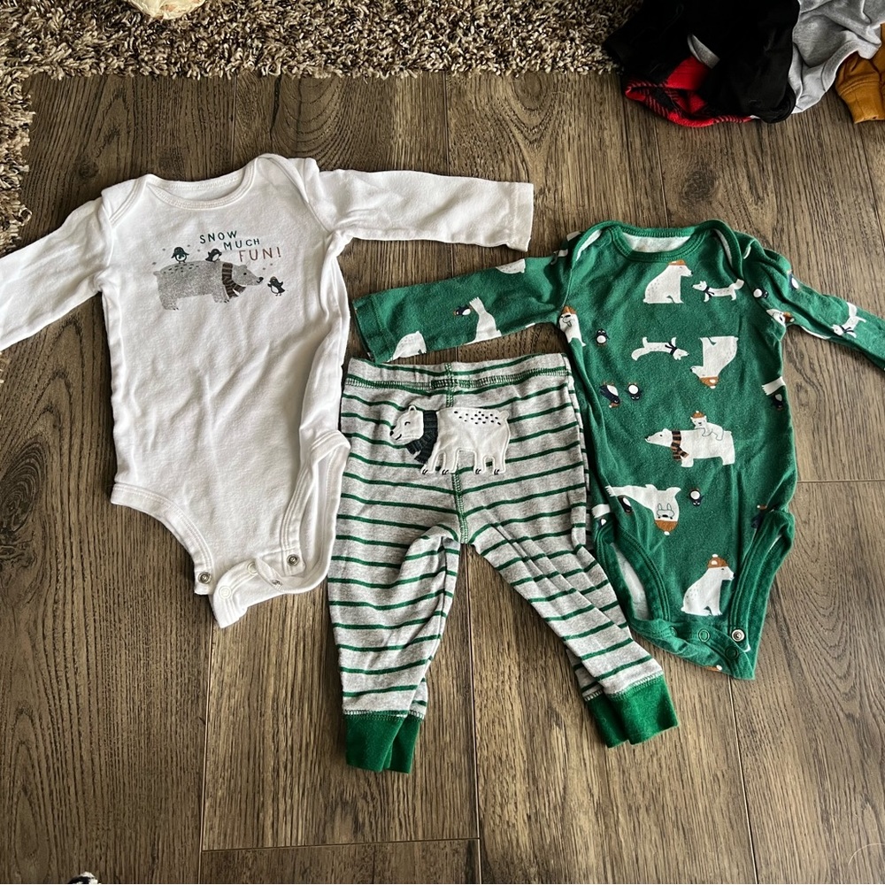 Winter outfit. Carter's 6 months. Polar bear design
